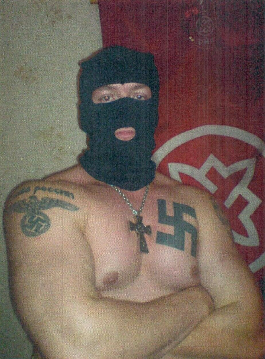 Skinovskaya girl is naked