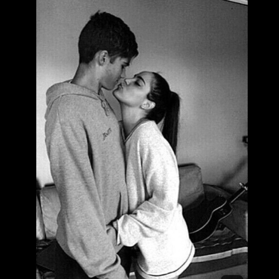 Delicate kiss (46 photos)