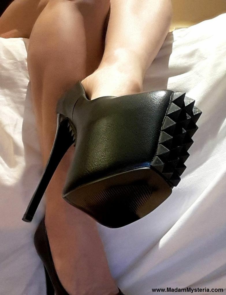 Madam Mysteria (79 photos)