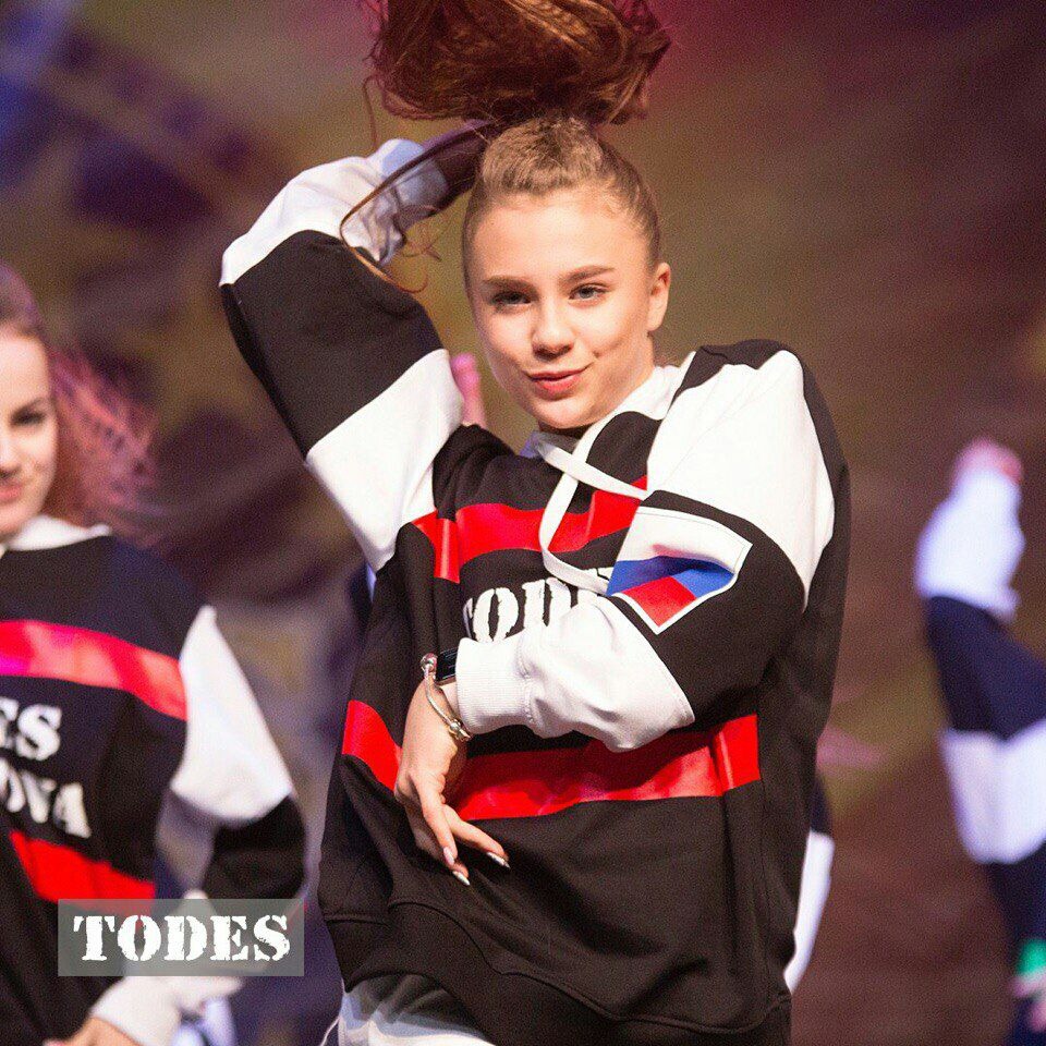 Todes Katya Adushkin Dance