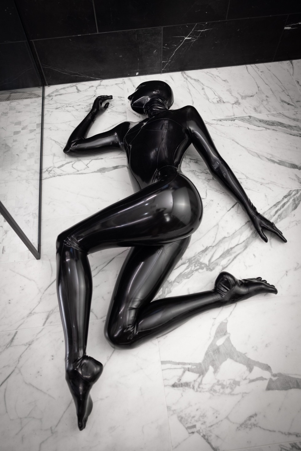 Erotic latex Bondage