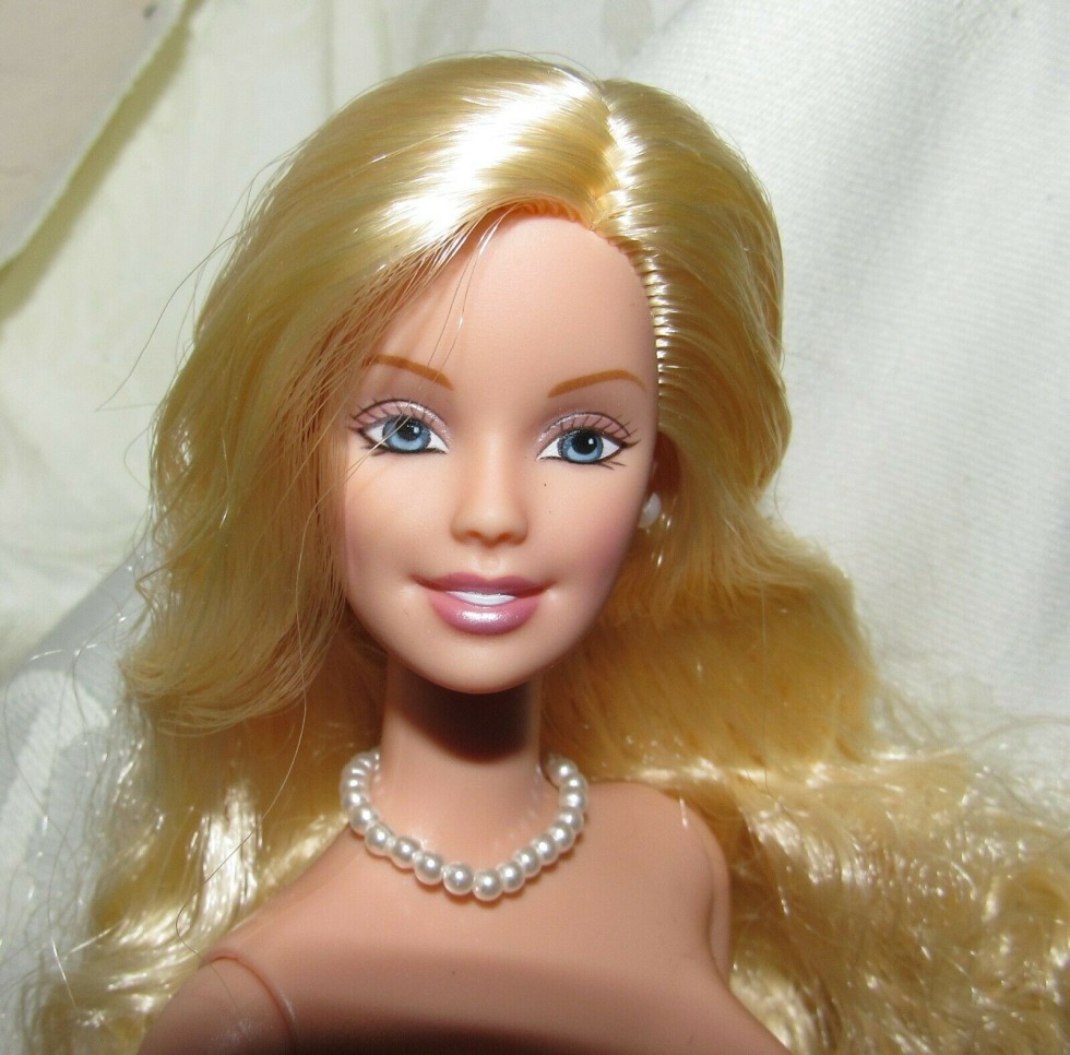 Living Barbie doll Valery Lukyanova