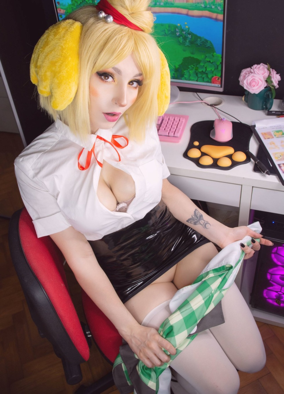 Голая косплеерша shirokitsune