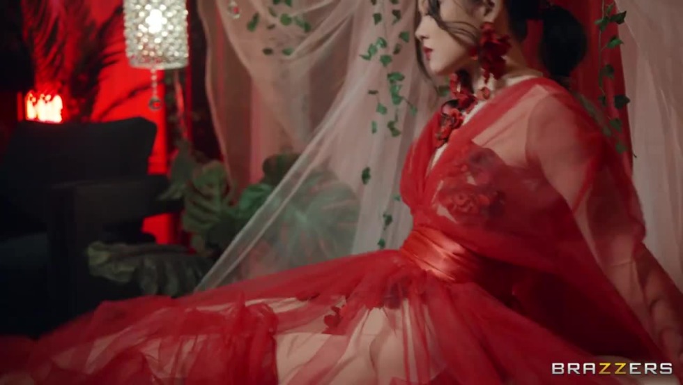 Mona Wales, Lulu Chu, Scarlit Scandal, Destiny Cruz, Marica Hase & Oliver Flynn