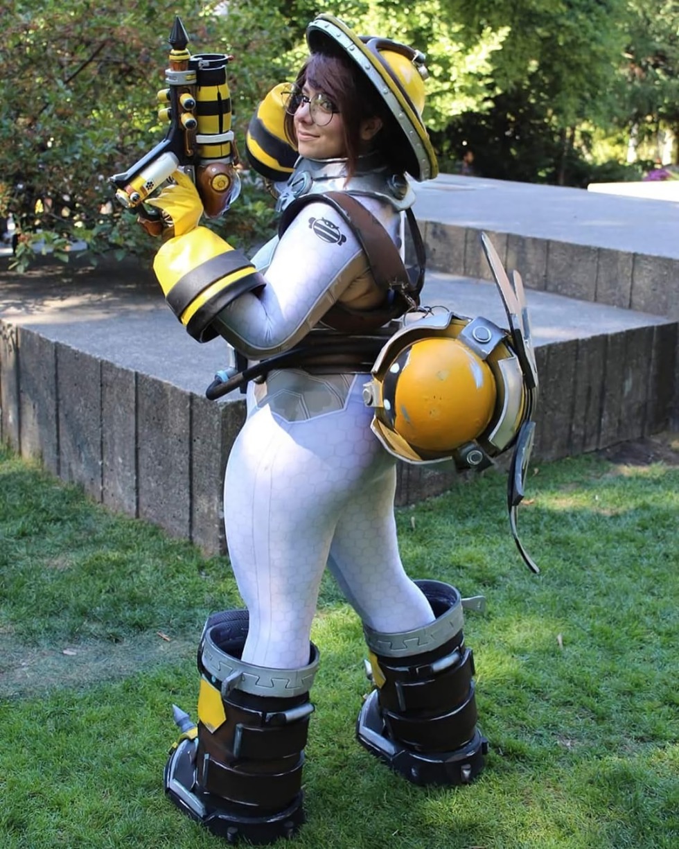 Bee Farmer Cosplay