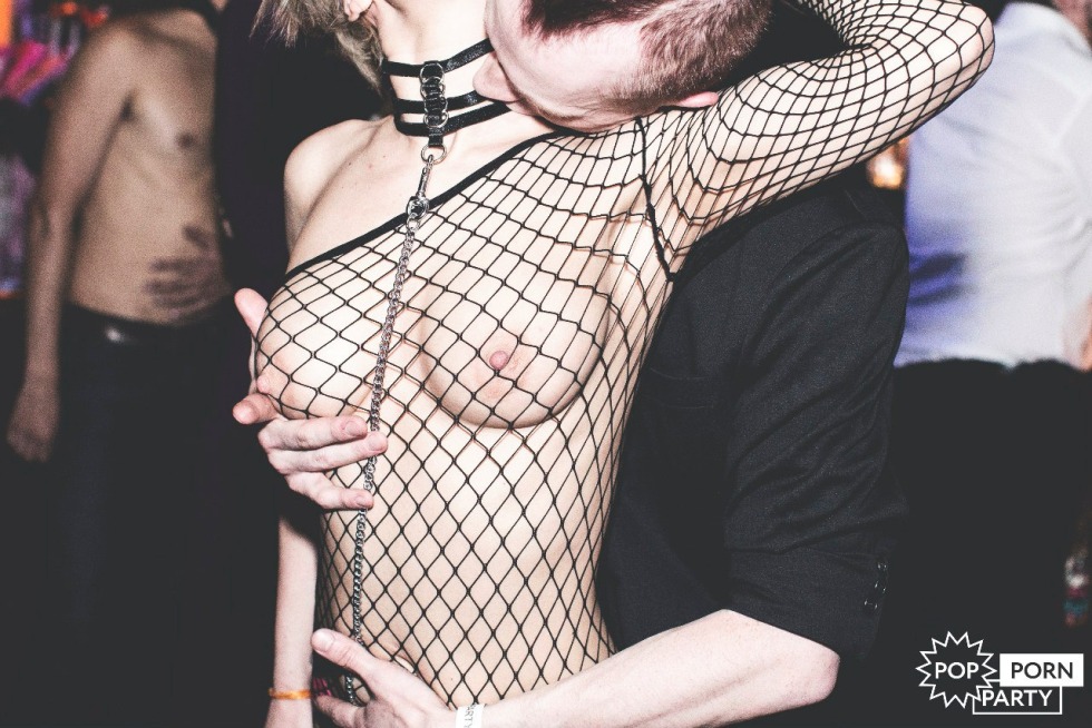 Naked boobs on the kinks of Pati