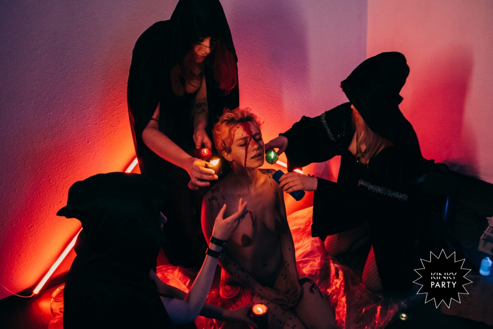 Natalya Nemchinova Kinkiparty