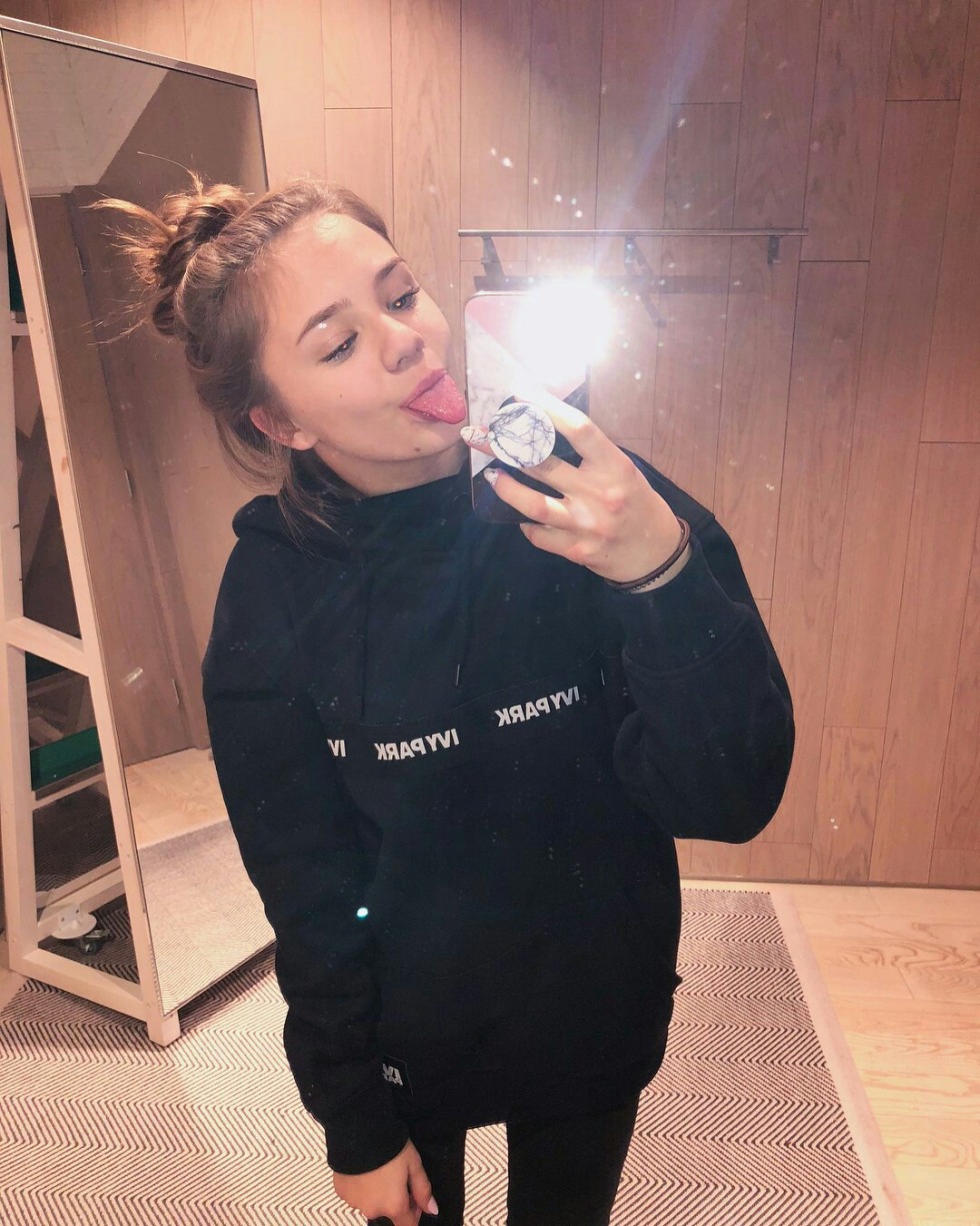 Katya Adushkina Selfie 2018