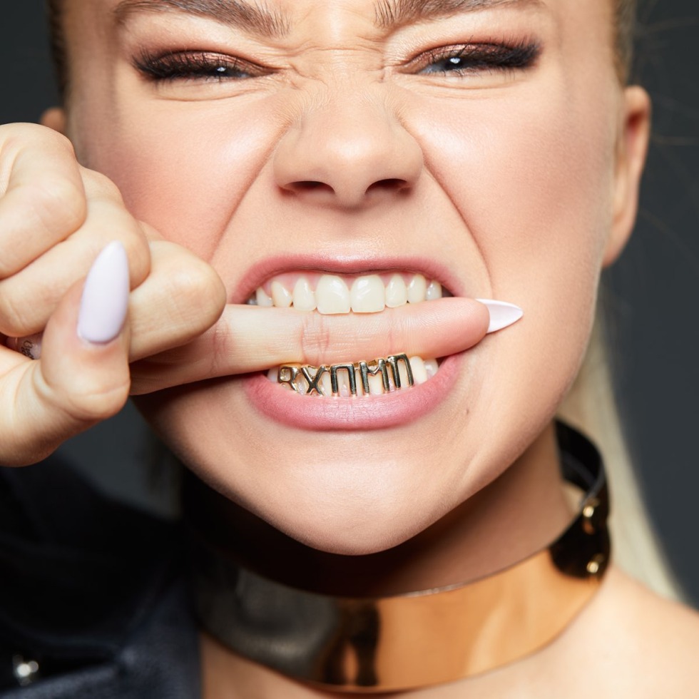 Katya Adushkina VHMP