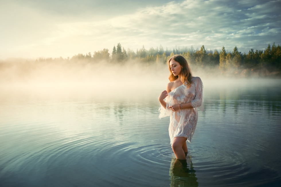 Girls in superheroes T -shirts