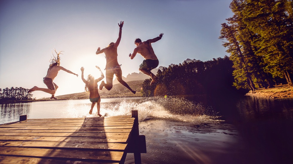 Dead by Daylight Feng Min and Doctor