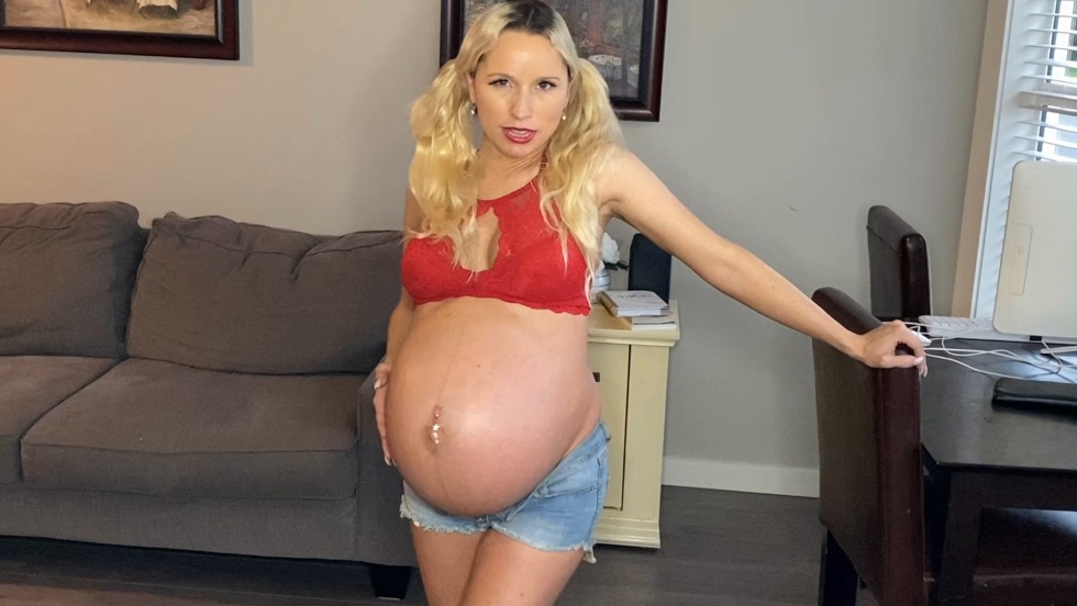 Pregnant squirt masturbation