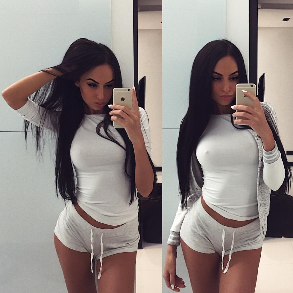 Margot Robbie Wolf with Wall Street