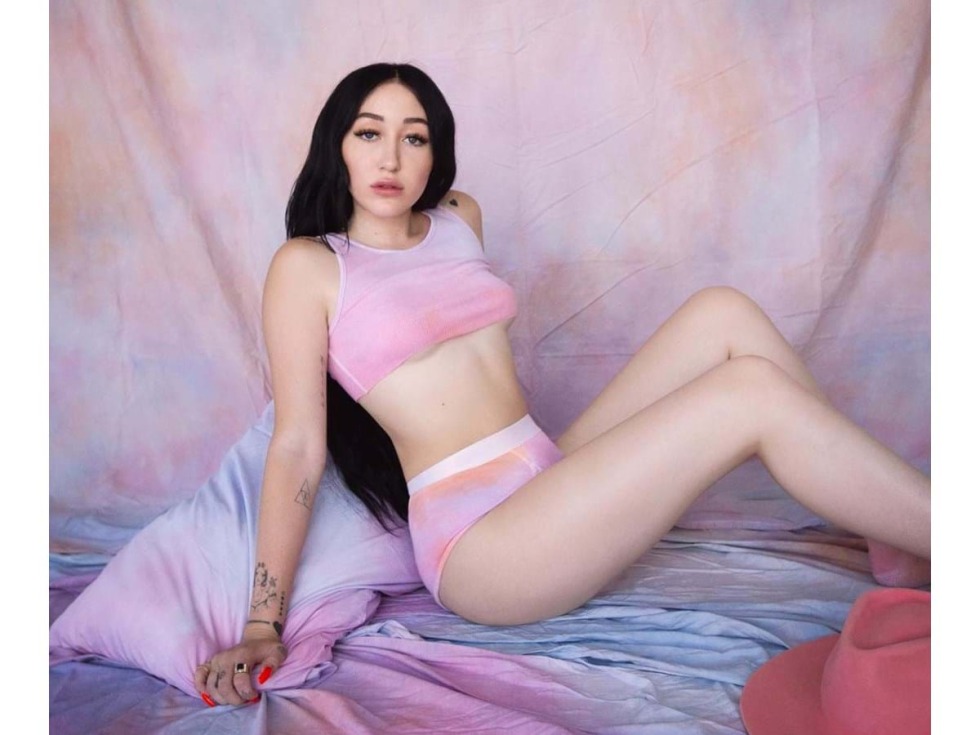 Naked Miley Cyrus Cumshot