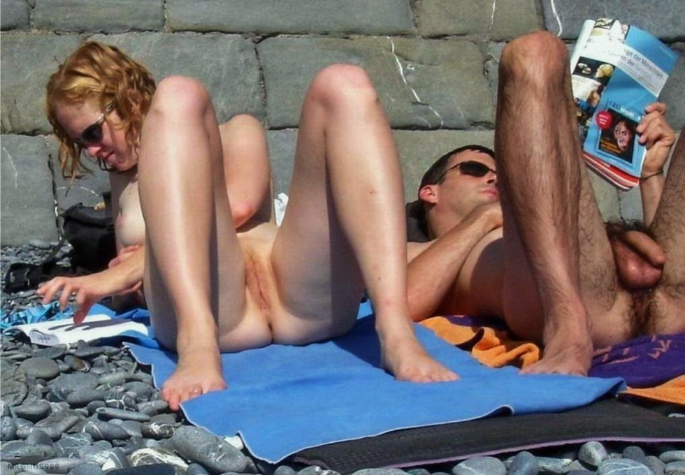 Spied naked pairs on the beach