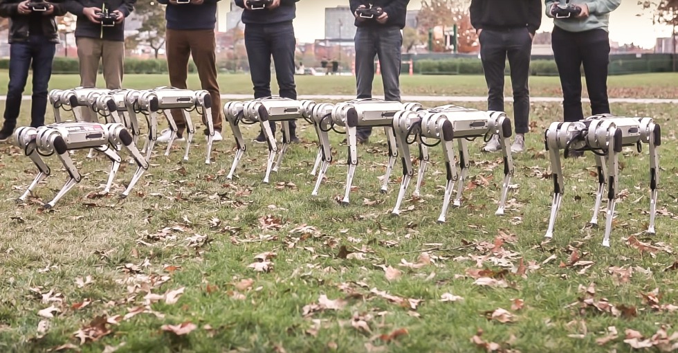 Boston Dainemix Robot attacks a person