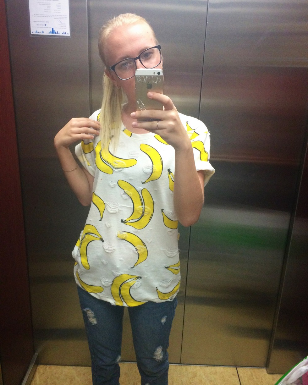 Pictures throw me a photo