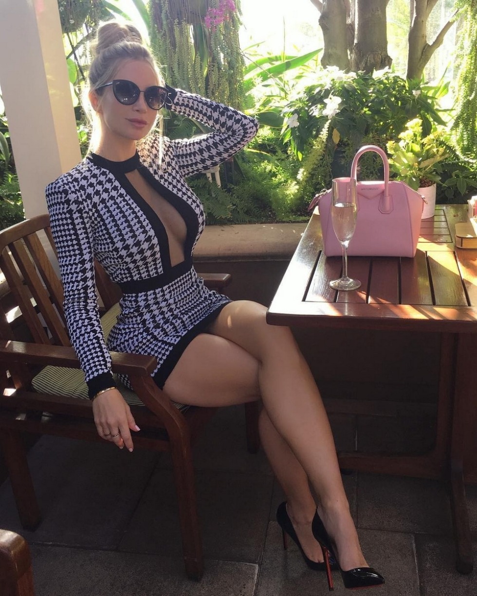 Kim Kardashian Gros Seins