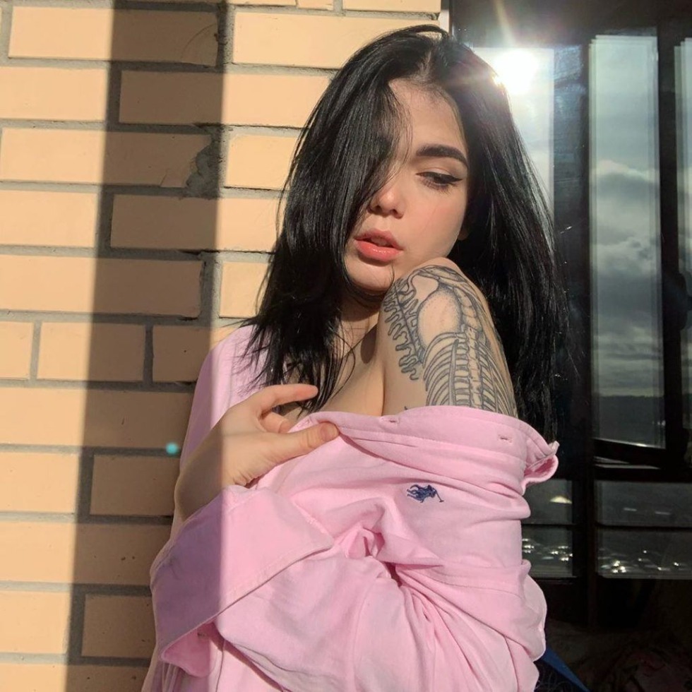 Masturbation of Arabok close -up