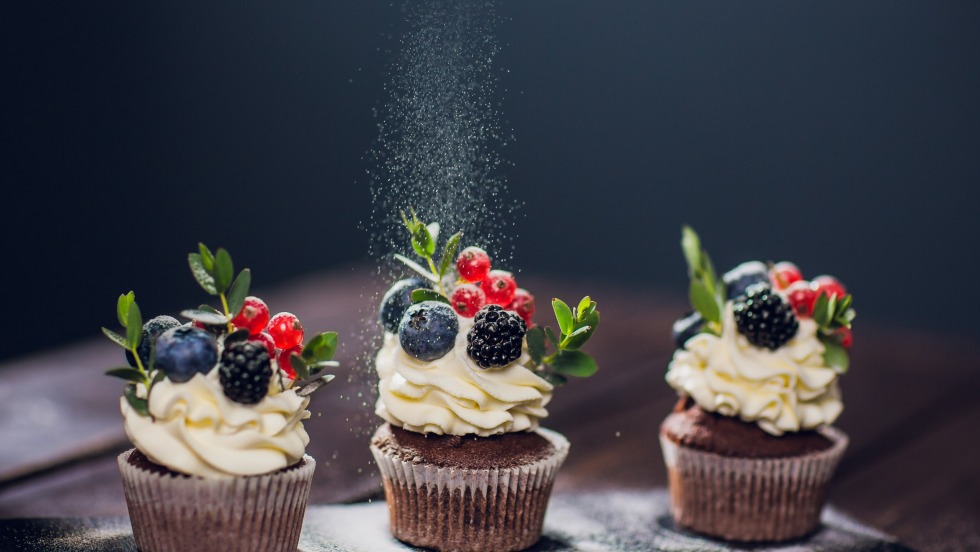 3 purple muffin deliciously beautiful