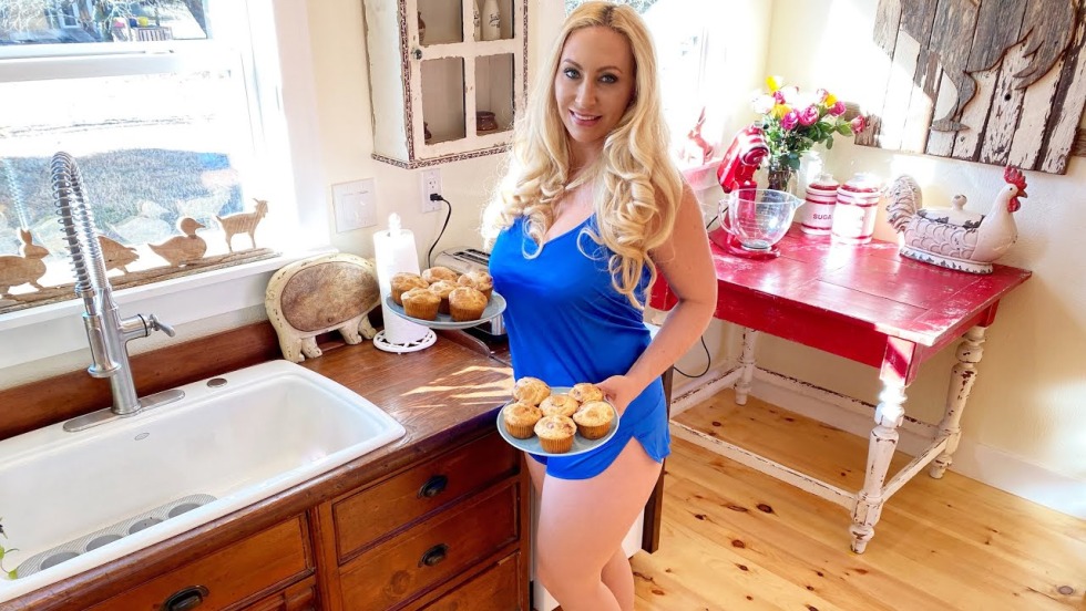 Capcakes with blackberry and blue