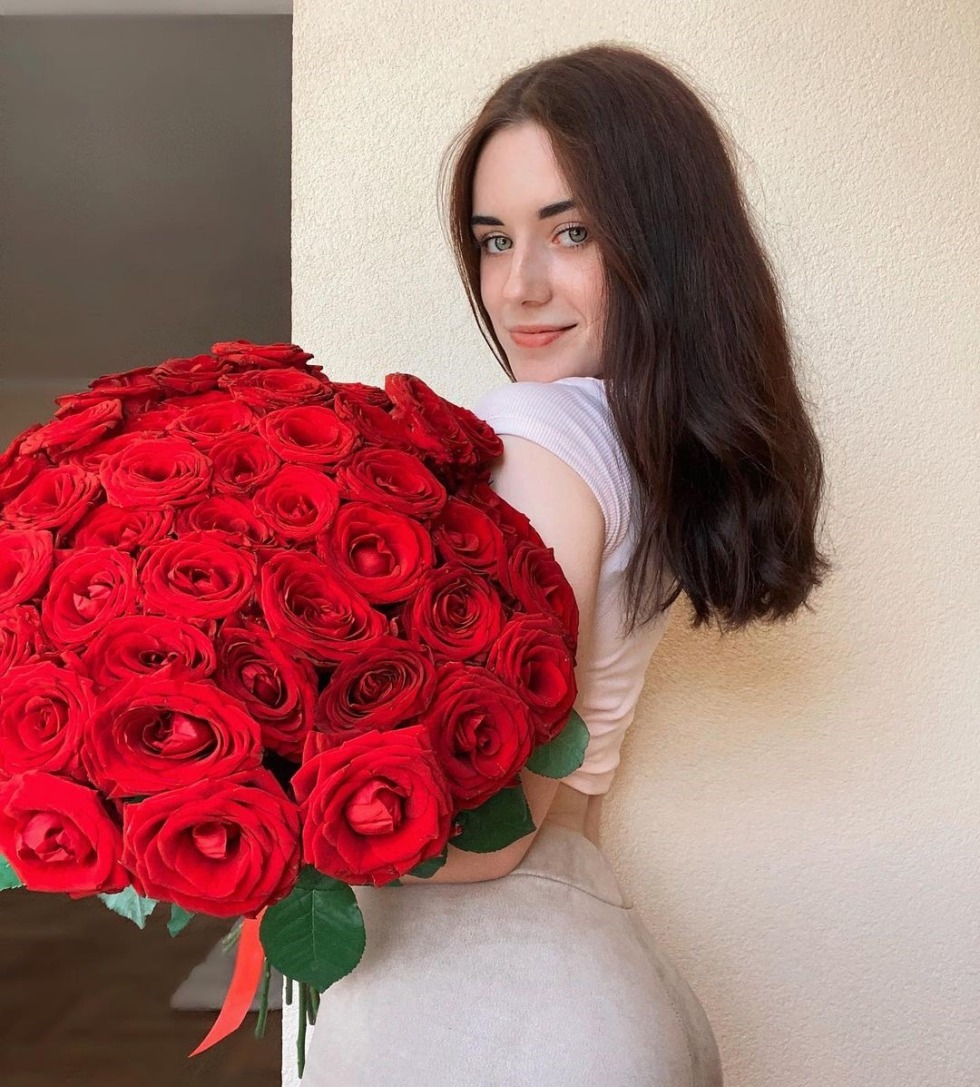 Anya Tratnikova Kamellia