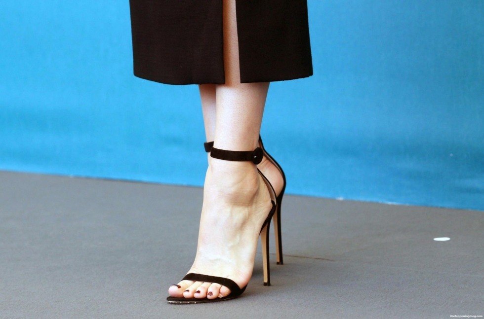 Estelle Hopes Vanessa Kirby