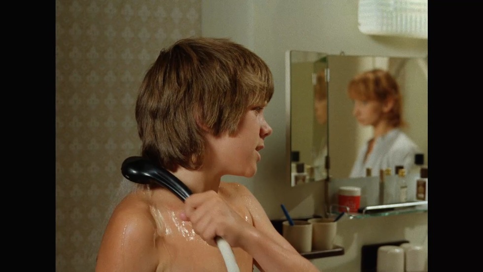 Alice Yves British actress