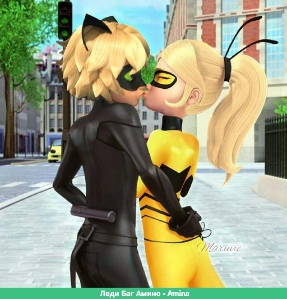 Super Cat and Chloe Kiss