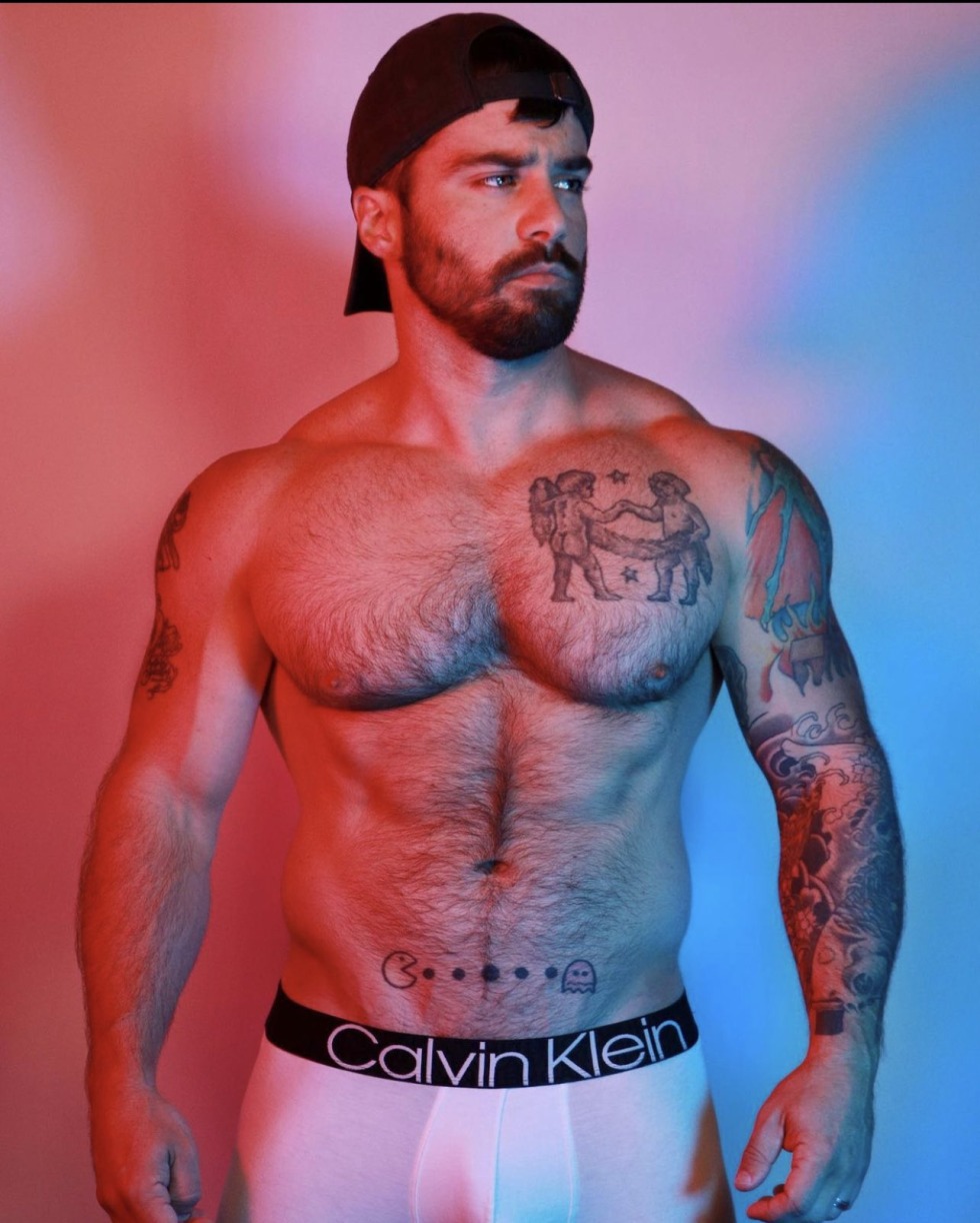 Matthew Camp armpits