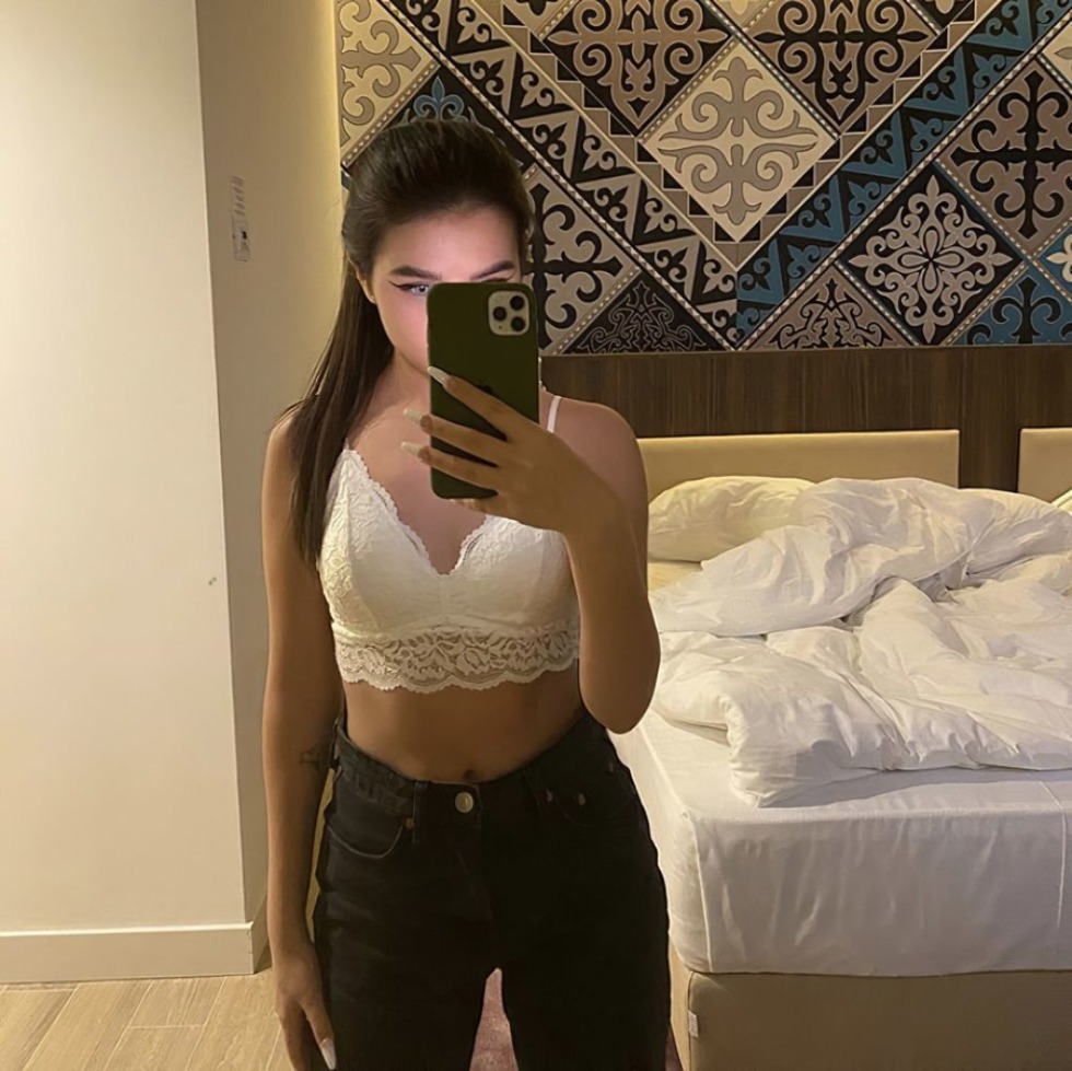 Amina Tenderlibai Plovy