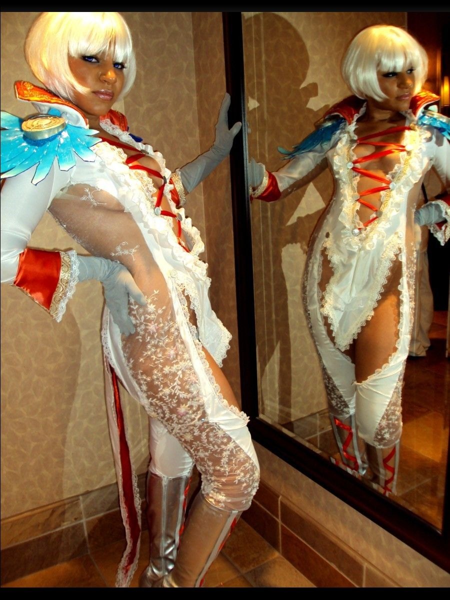 Devil May Cry 4 Gloria Cosplay