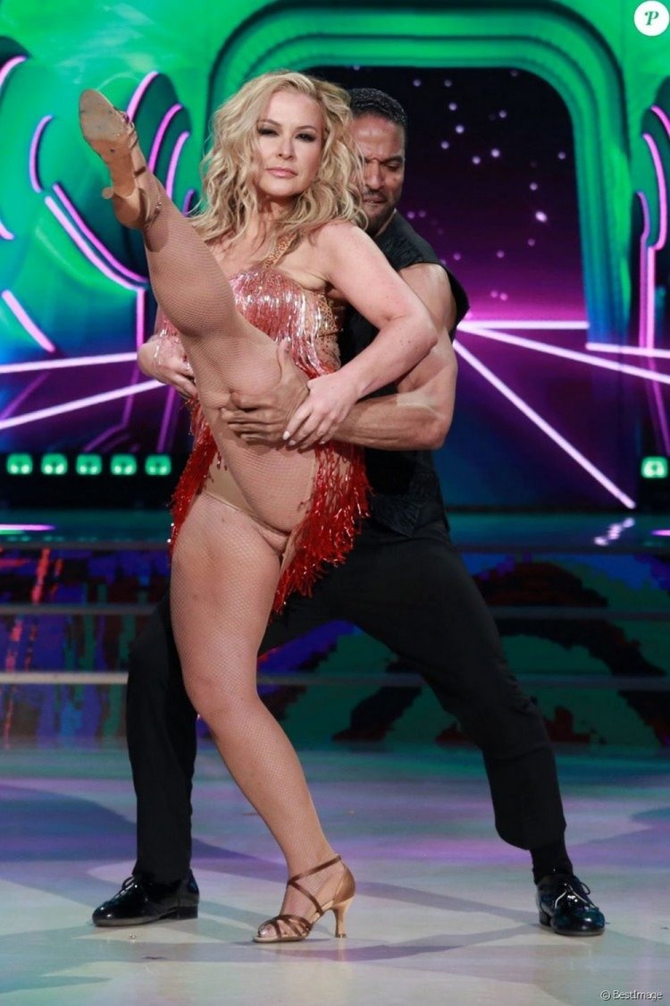 Anastasisha in the show Dancing