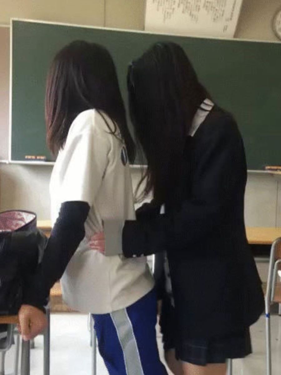 Humping Table (72 photos)