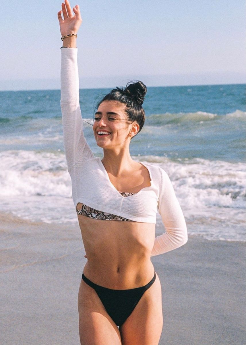 Dixie d’Amelio Fully Nude Selfies and Creampie