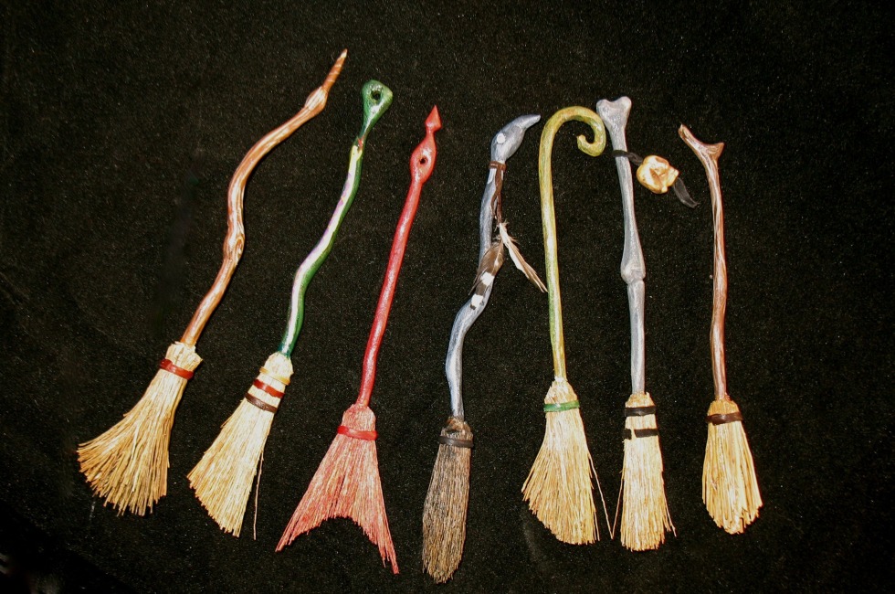 Witch's makeup for Halloween pumpkin