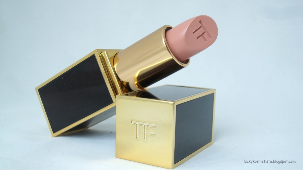 Men's ass in leather pants