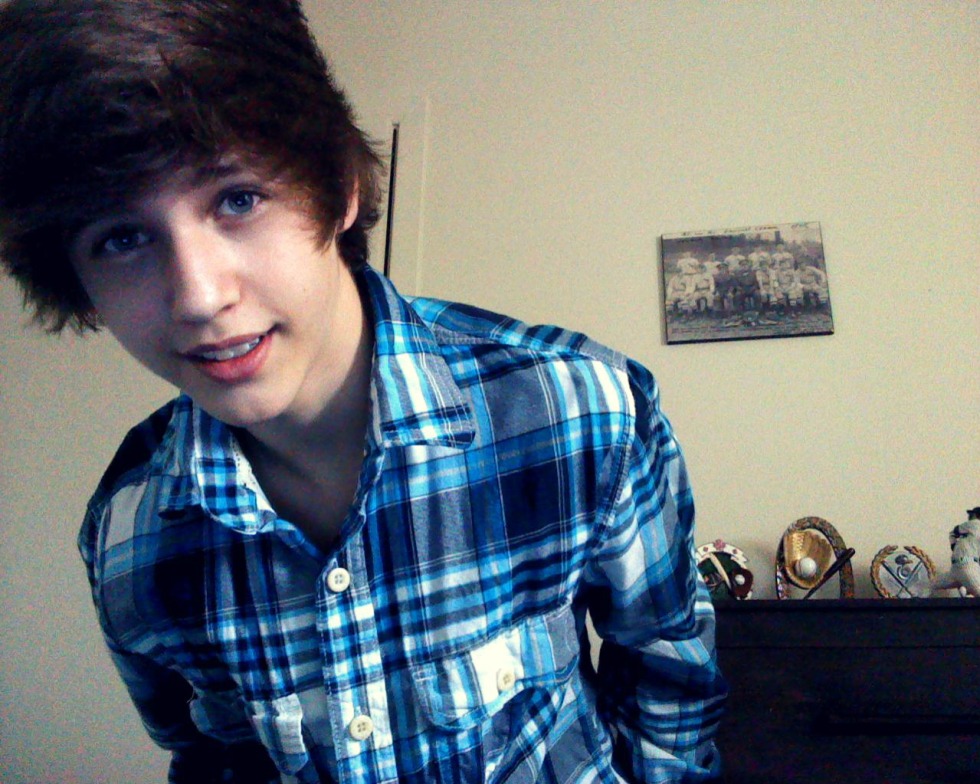 Lauren Alexis in short shorts