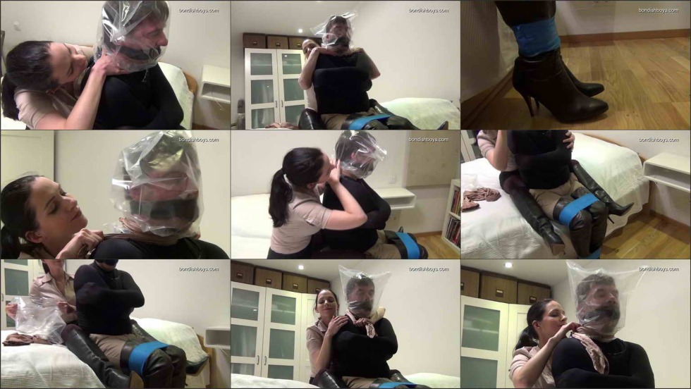 BDSM Bondage in latex breathing control