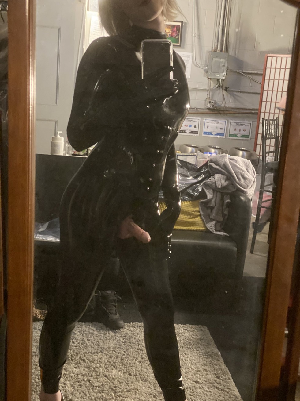 Ella Hollywood with another trance anal