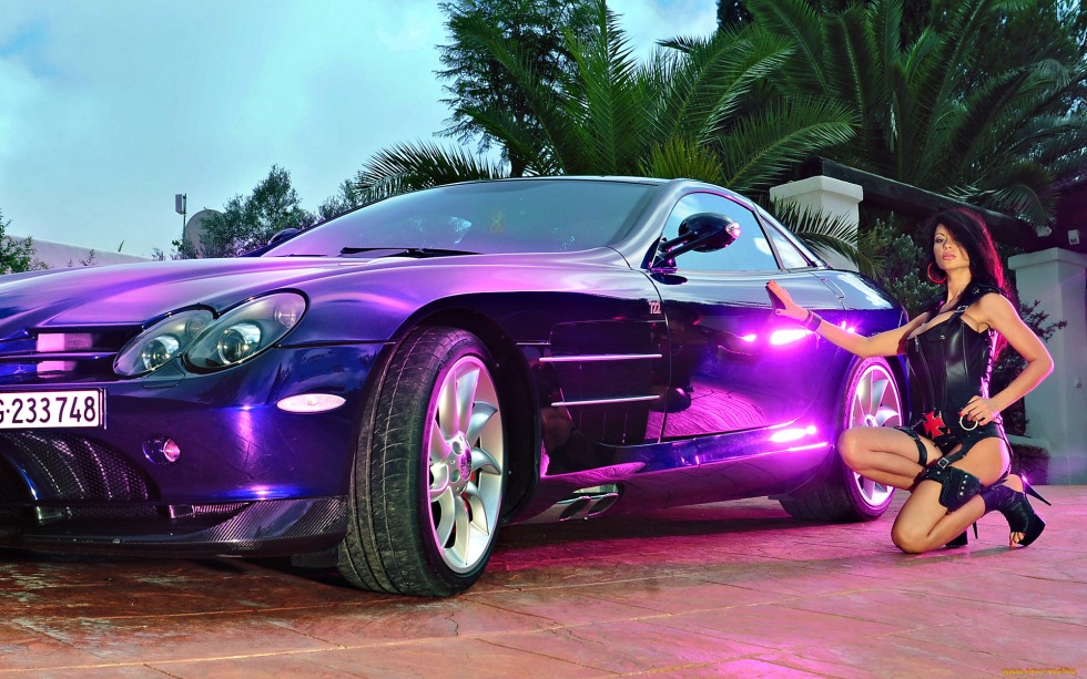 Riverdale Cheryl and Veronica Kiss