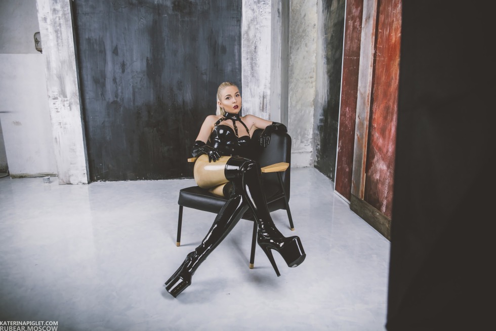 Katerina Piglet gag BDSM