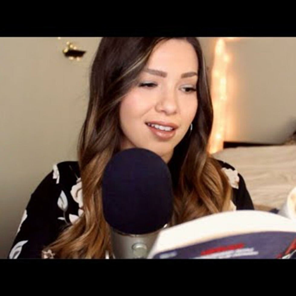 Sleepy Beauty Asmr in mini