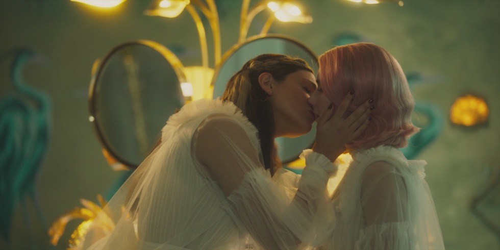 Emma Roberts Paradise hills