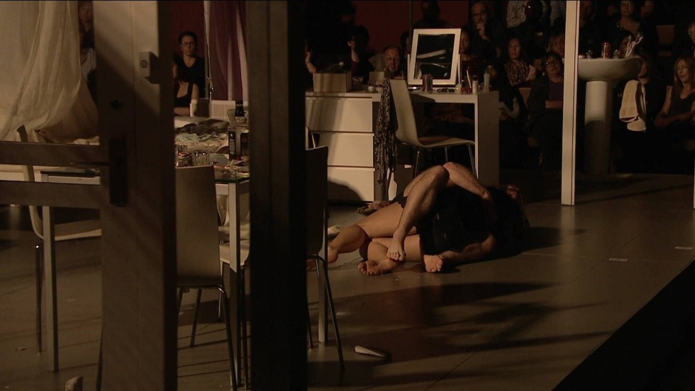 Vanessa Kirby Hatti Show