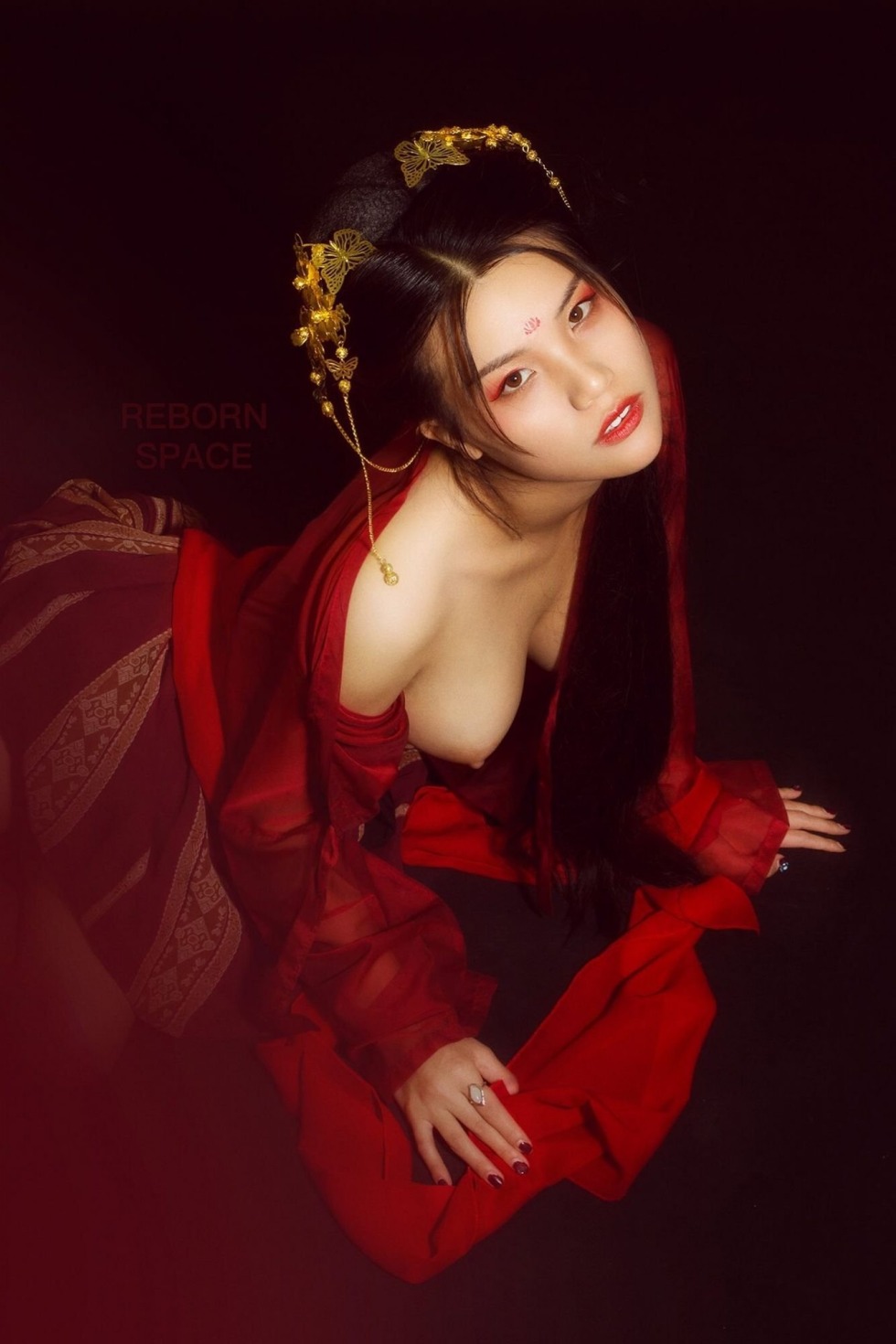 Cosmic naked big tits