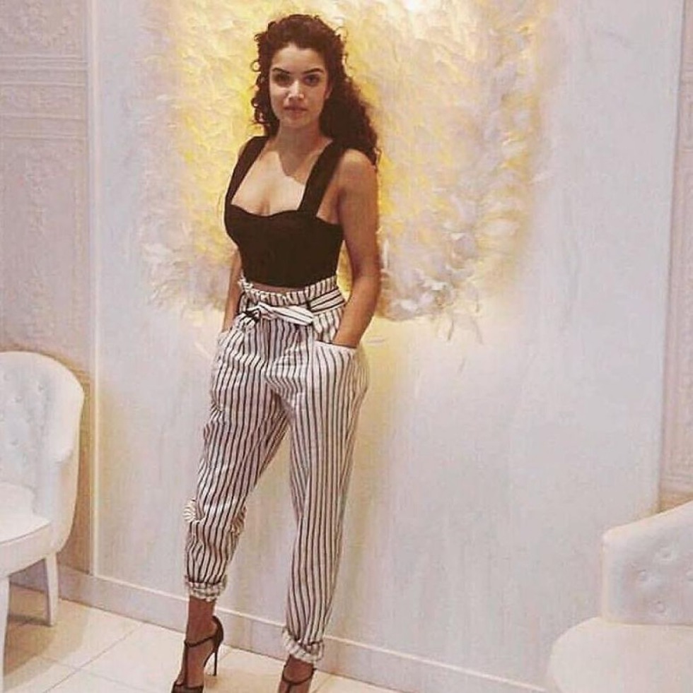 Without panties Sabrina Uasani