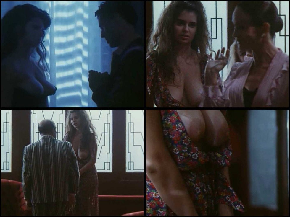 Naked actress Deborah Capriolo