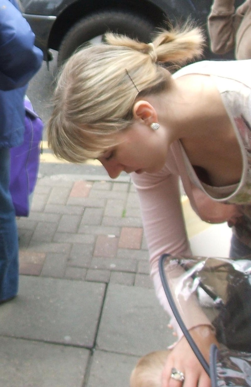 Wife showed boobs to a friend