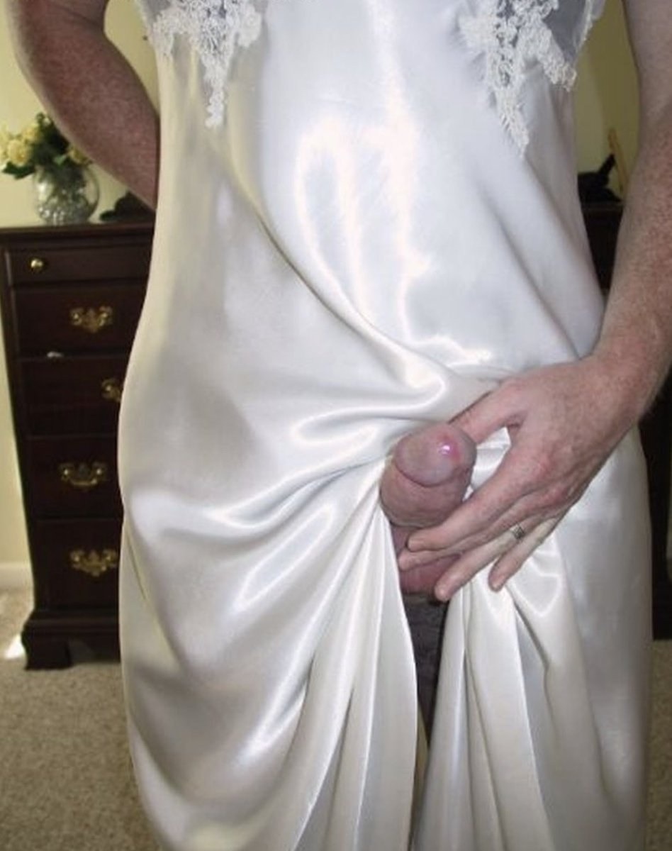 Sex with a Girl in Silk Underwear (85 photos)